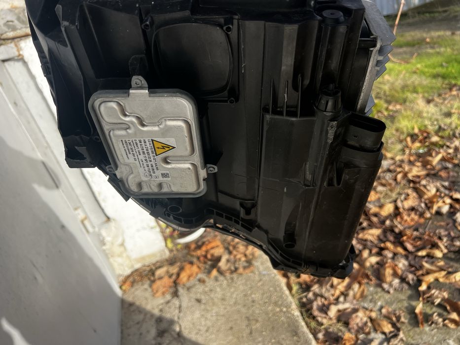 Мерцедес Mercedes CLS W218 фар