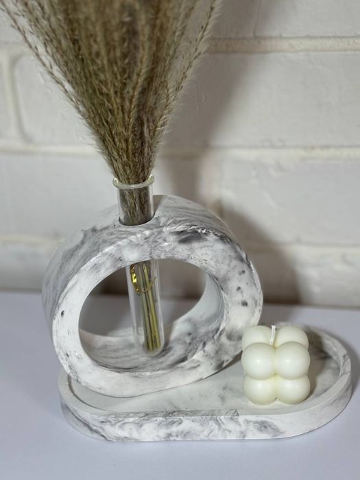 Ваза декоративная из гипса,мрамор.