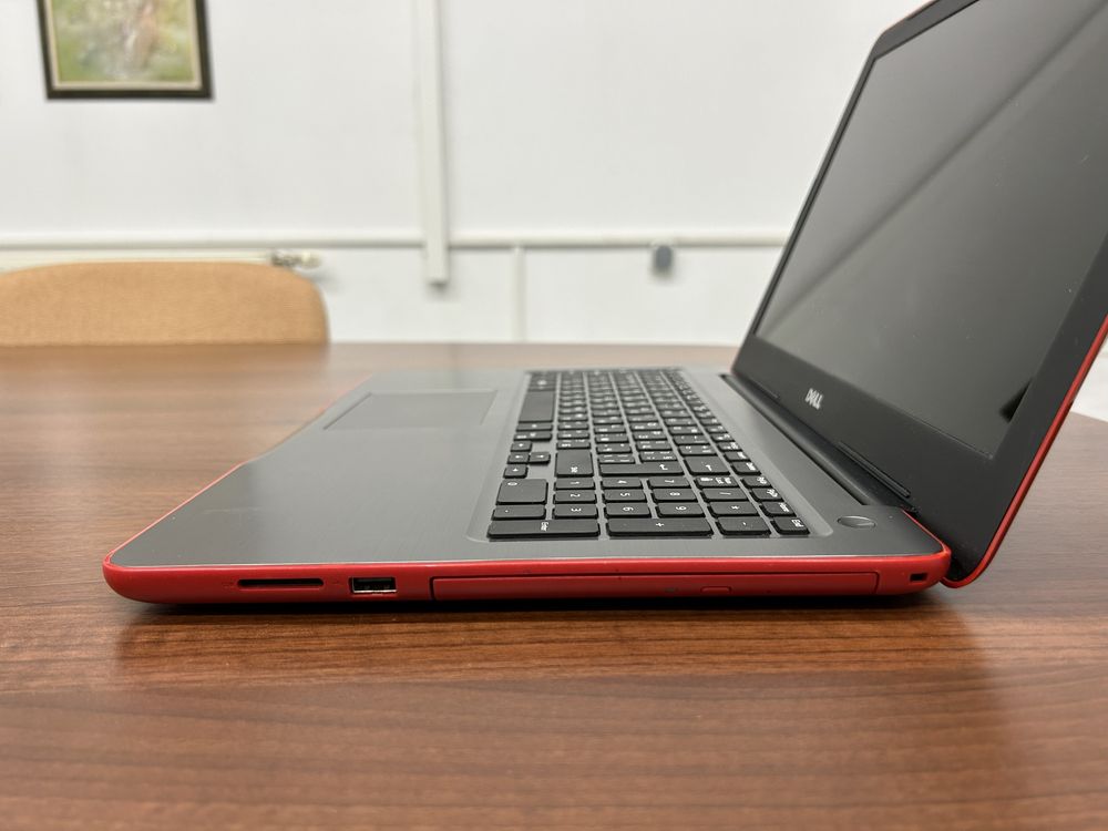 Лаптоп Dell Inspiron 5567, Intel Core i3, 8 GB RAM