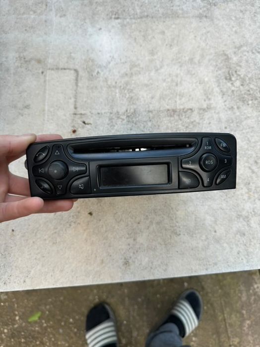 Cd radio mercedes здрава части работи