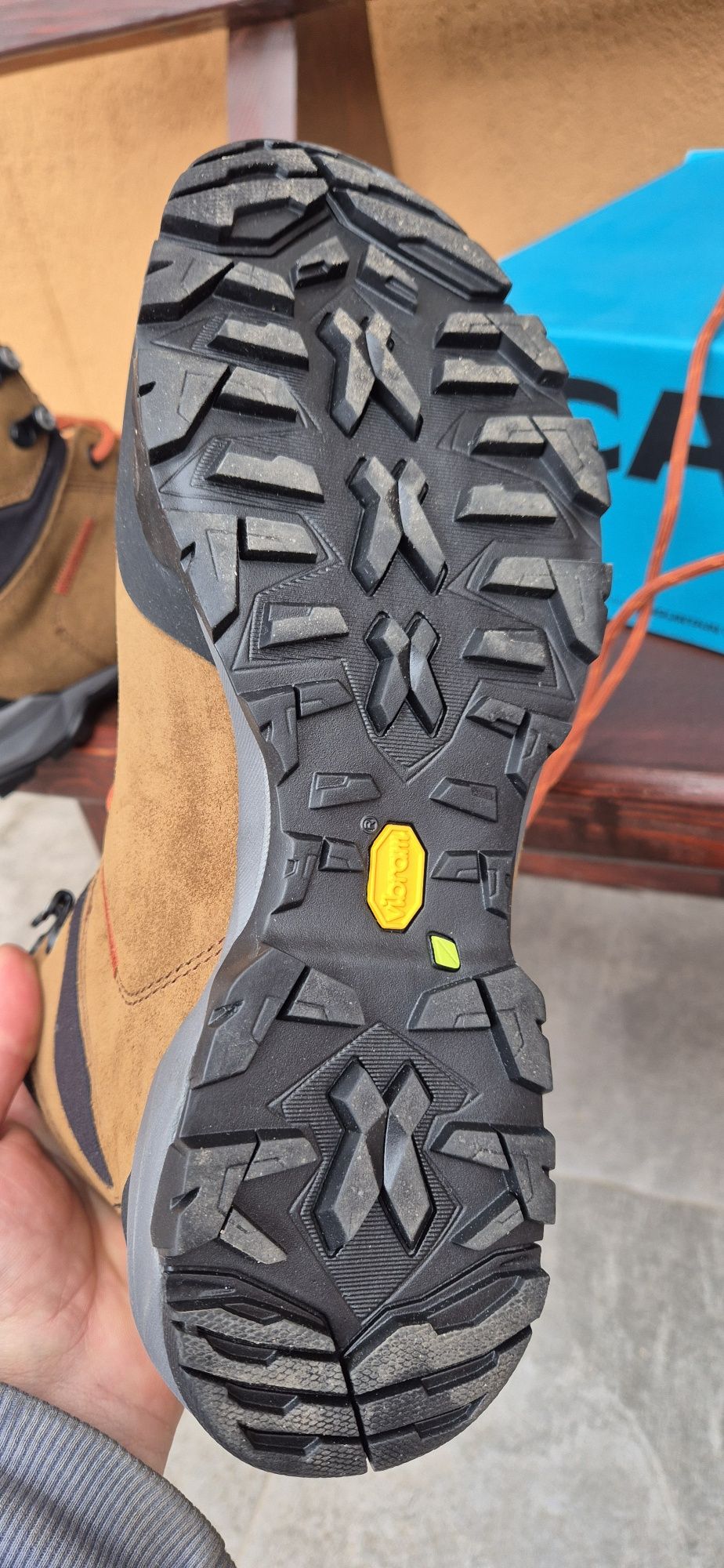 Ghete Scarpa nr. 41, noi la cutie