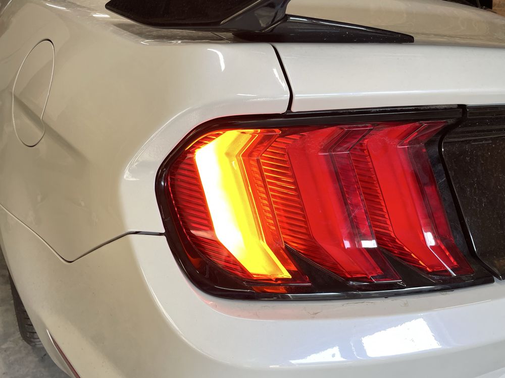 Оригинални стопове ford mustang с оранжев мигач преправяне на стопове