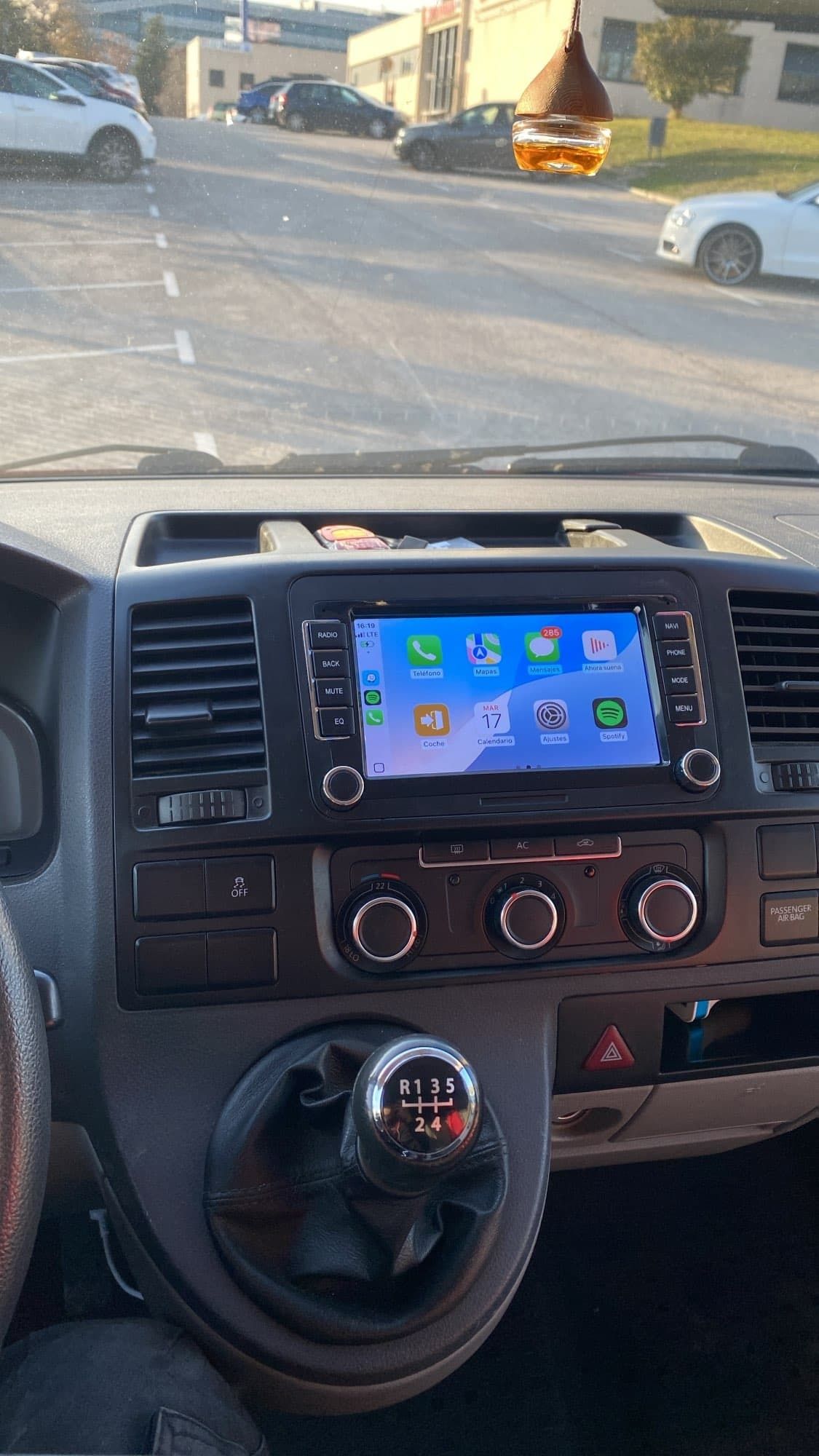 Navigatie 7 inch 4GB compatibilă cu Volkswagen, Skoda și Seat