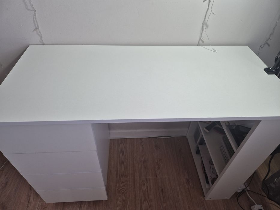 Продаётся письменный стол