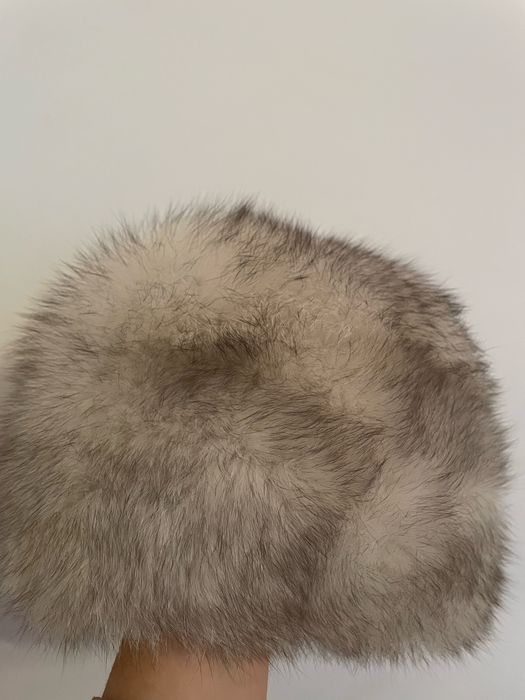 Caciula din blana de vulpe noua