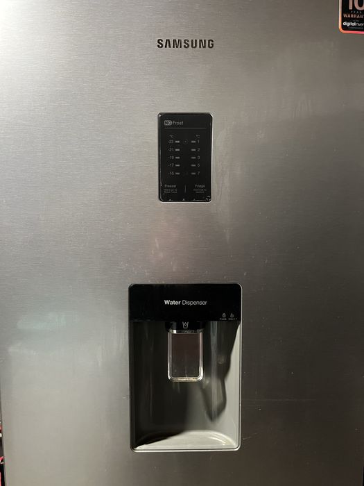 Vând frigider Samsung