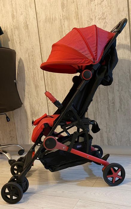 Carucior ultra compact marca Chicco,minim 3 pana la 15 kg,Rosu.