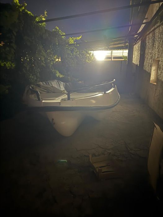 Катер в хорошем состоянии, отличное решение для отдыха