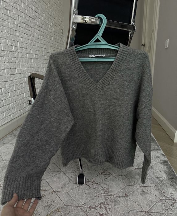 Трендовая кофта Zara