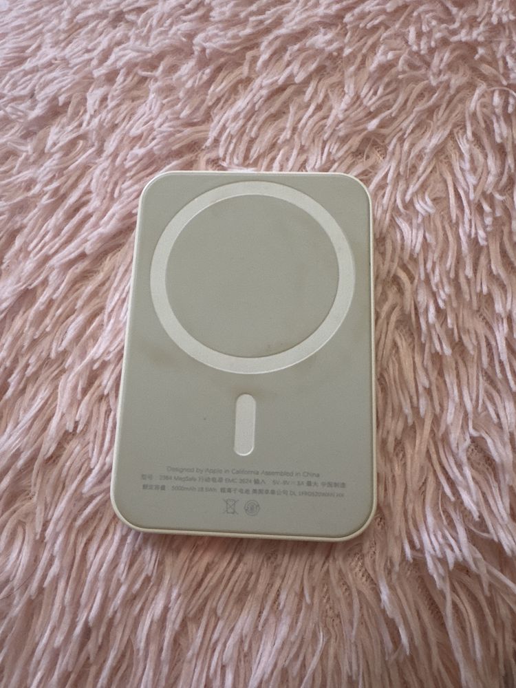 iPhone X, AirPods, MagSafe