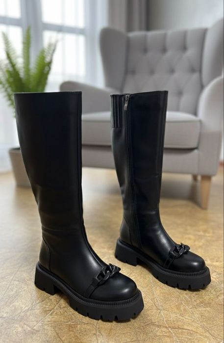 Женские зимние сапоги