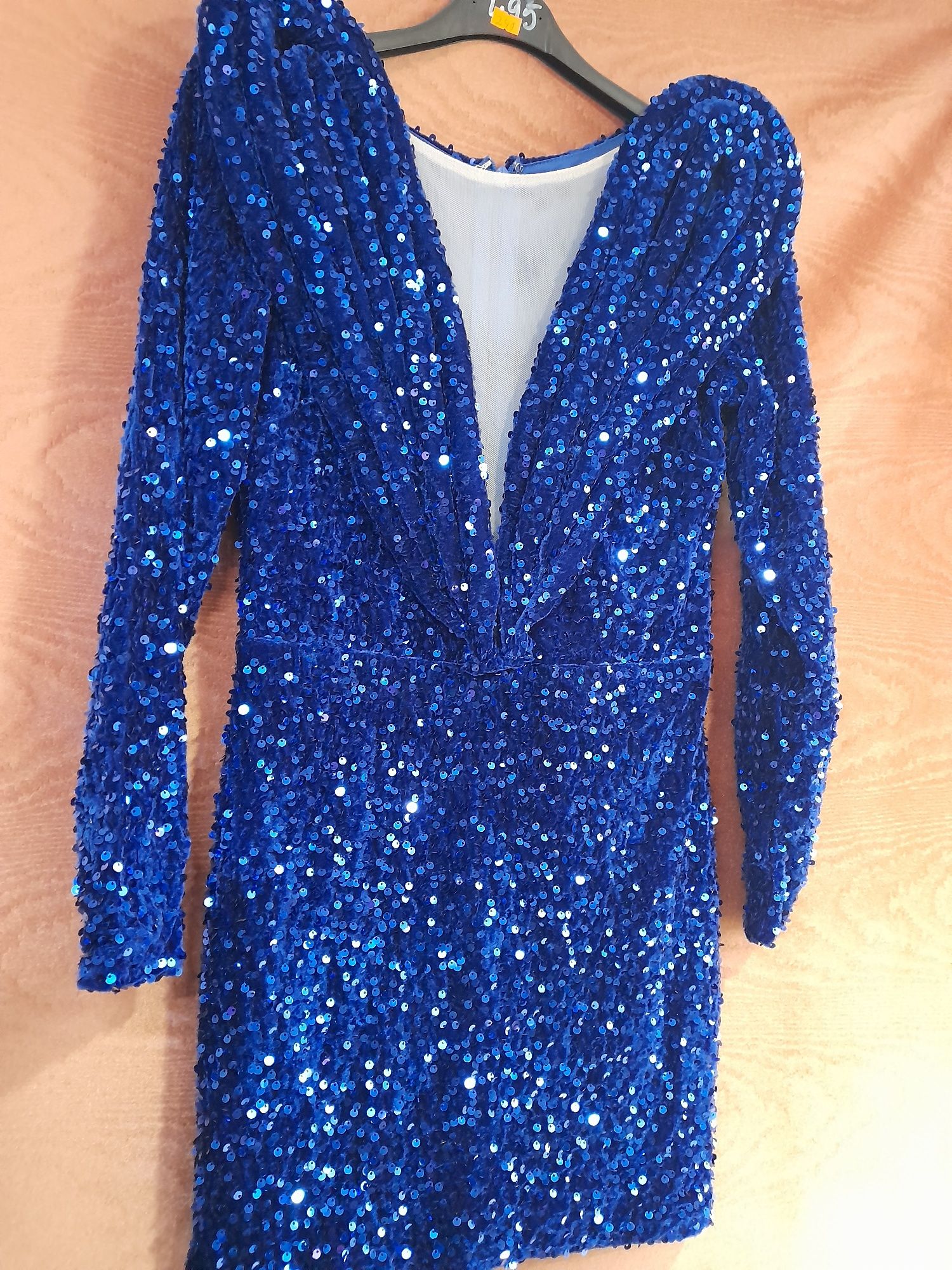 Lichidare de stoc!!!  Rochie catifea cu paiete