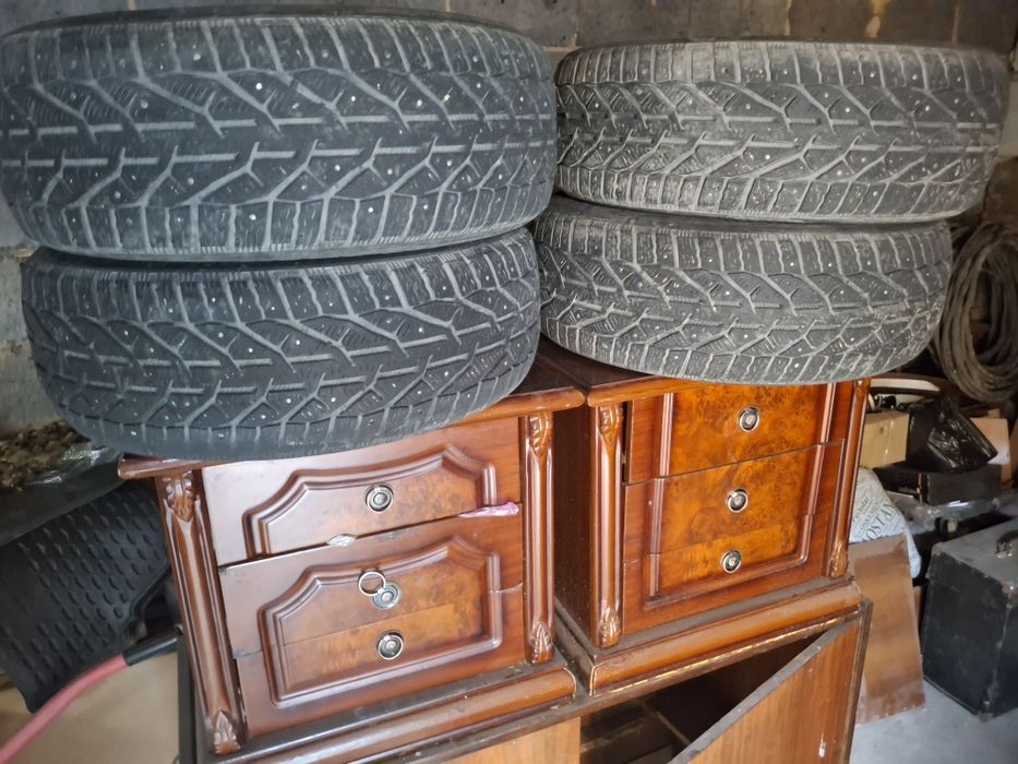 Шины зимние каждая по 10 тысяч, комплект 4 шины 40 тысяч тенге