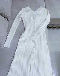 Длинное бело платье-свитер
