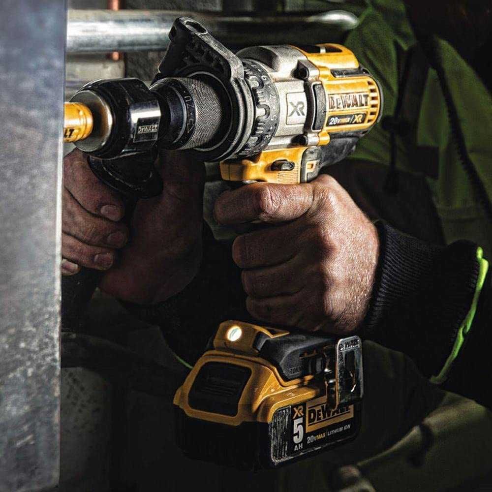 Акумулаторент Безчетков Винтоверт Dewalt DCD996 Батерия Зарядно Куфар