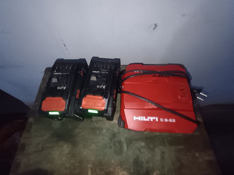 Set 2 baterii hilti 12 amperi nuron + încărcător rapid c8