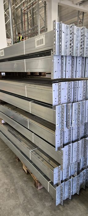 Rafturi metalice pentru paleți industriale