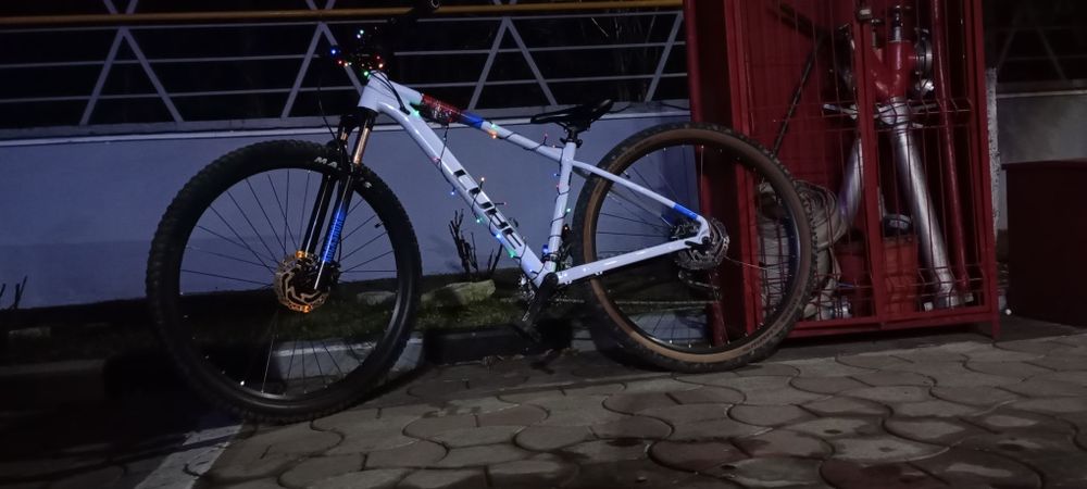 Bicicleta Hardtail Cube