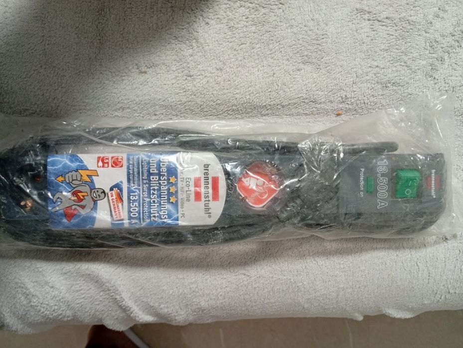 Prelungitor Eco-Line cu 6 prize și protecție la supratensiune (prelung