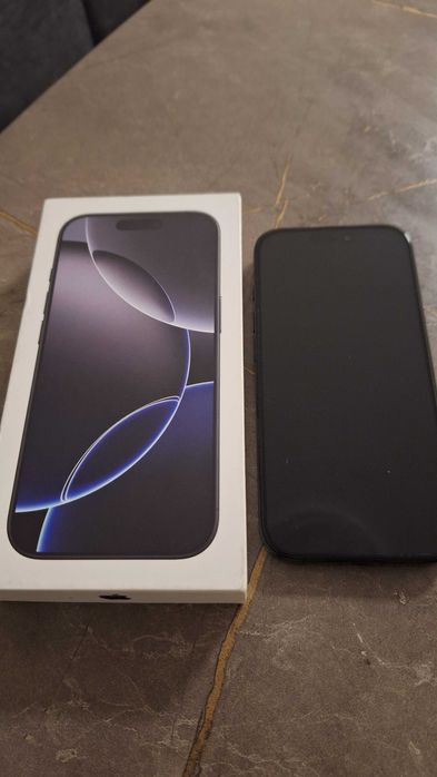 Телефон iPhone 16 Pro