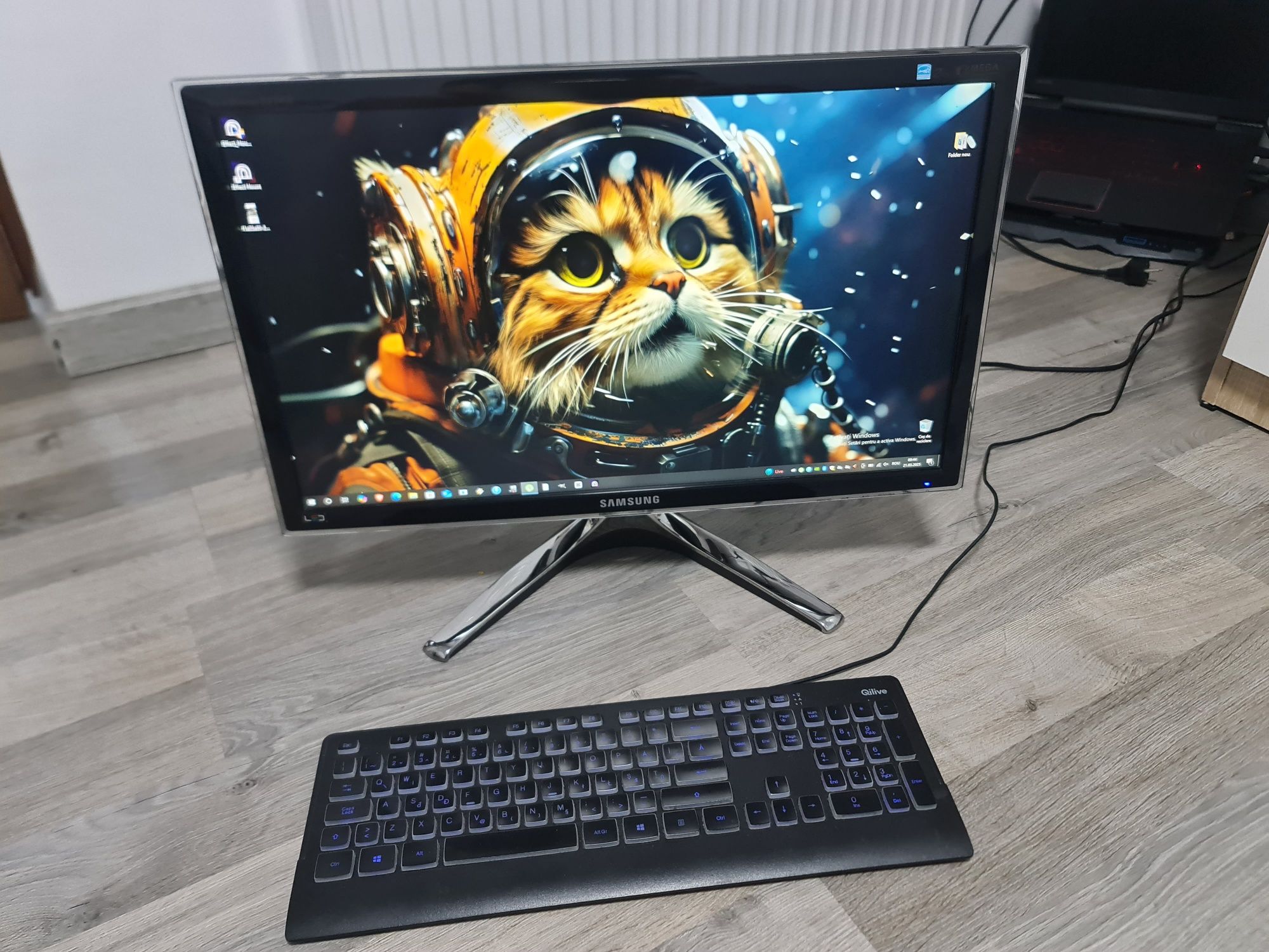 Monitor LED Samsung 24'', Wide, FULL HD, HDMI, 2ms, Charcoal Grey Desi