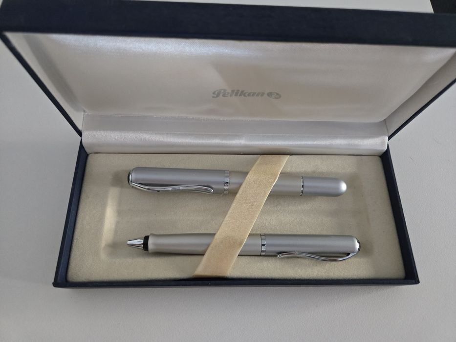 Set Stilou Pelikan Epoch si Stilou Pelikan Pura cutie cadou