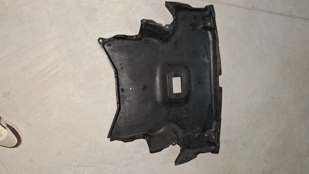 Кора под двигател mercedes c clas w203