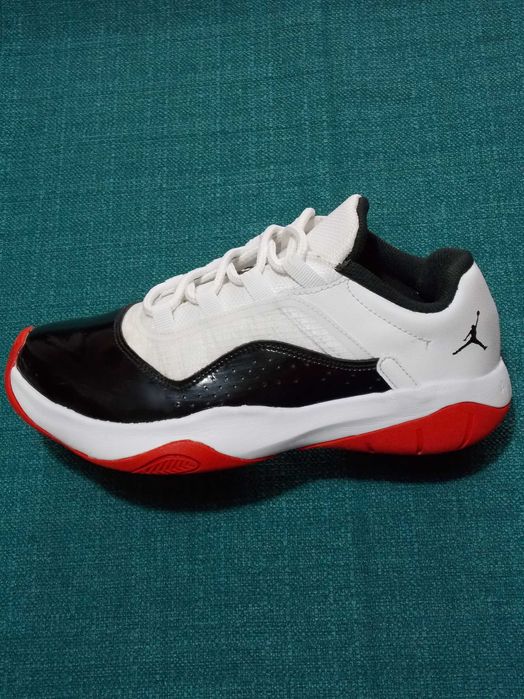 Nike Jordan 11 CMFT Low nr.38 adidasi ghete pantofi sport