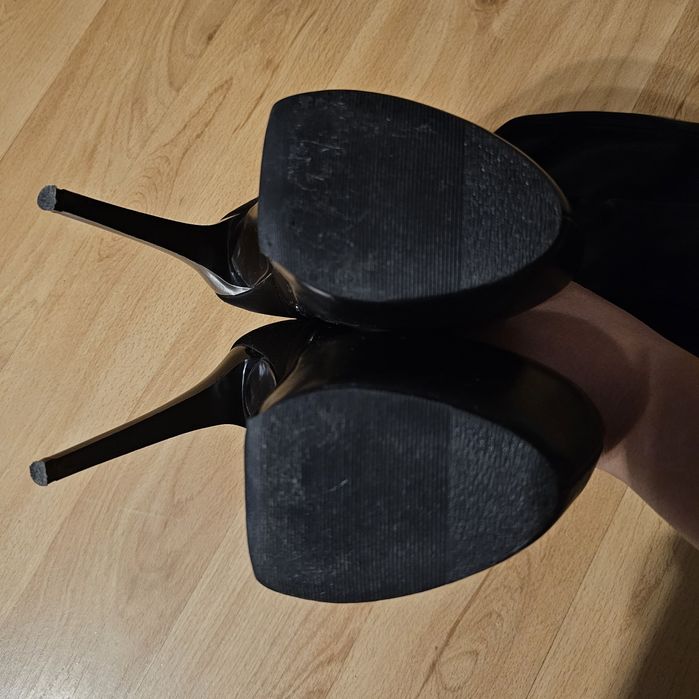 Ботуши над коляното с ток