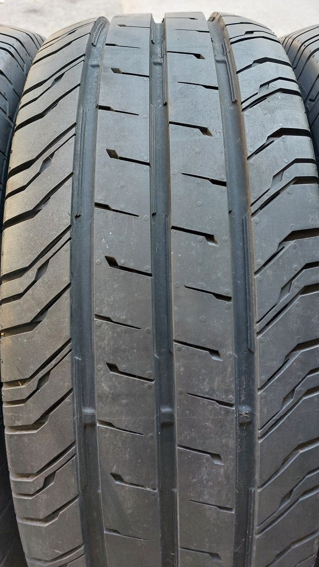 Гуми за Бус 235/65/16 C Continental ContiVanContact 200 4 броя