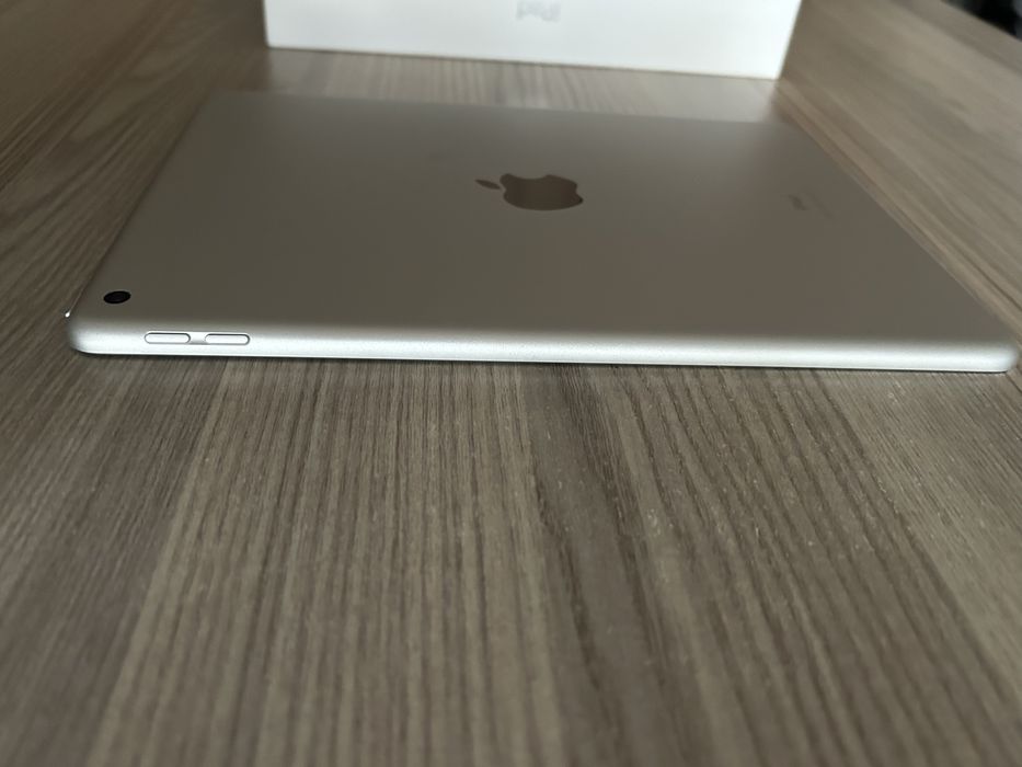 Apple iPad 9th Generation wi-fi 64gb