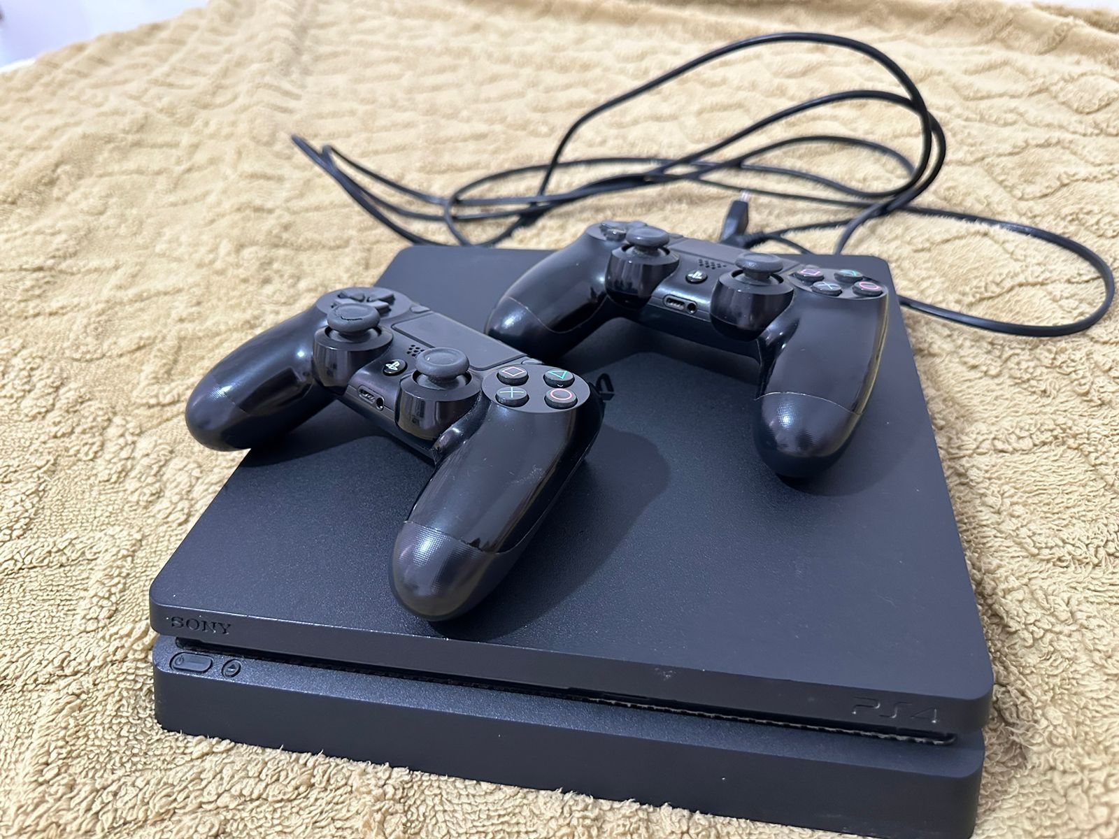 Игровая приставка Playstation 4 Slim