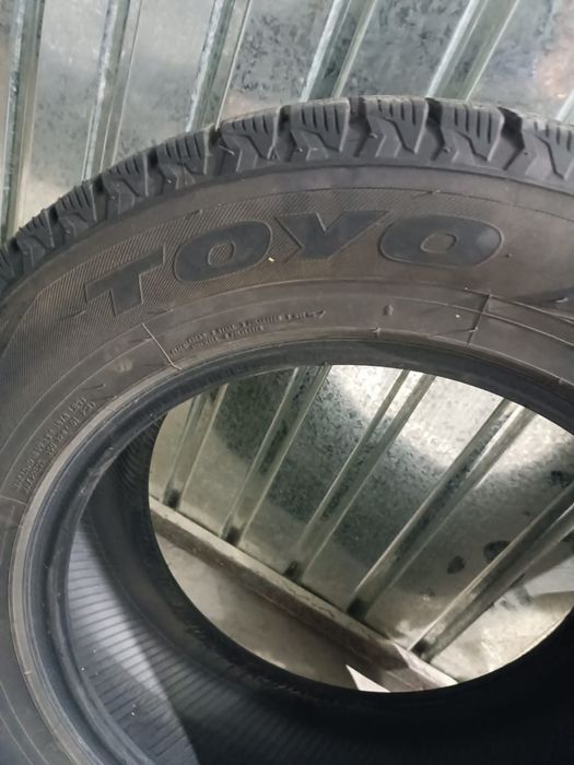 Зимняя резина TOYO (почти новая)