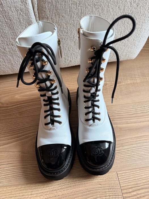 Боти Chanel в бяло и черно
