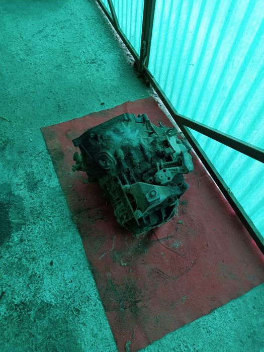 Cutie viteza Ford Mondeo mk3 2.0 tdci 5+1 trepte