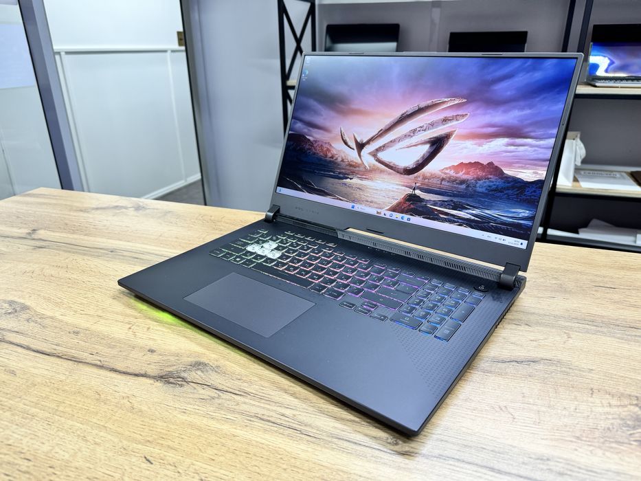 Asus ROG Strix G17 Ryzen 7-4800H/RAM 16GB/SSD 512GB/RTX 3050Ti 4GB