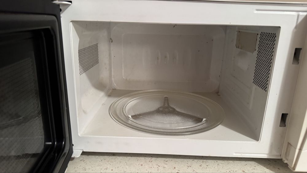 Микровълнова Beko MWC 2000 MW - 20 л, 700 W