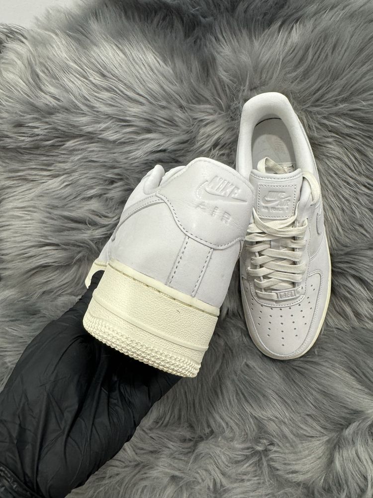 42.5 Nike Air Force 1 Low