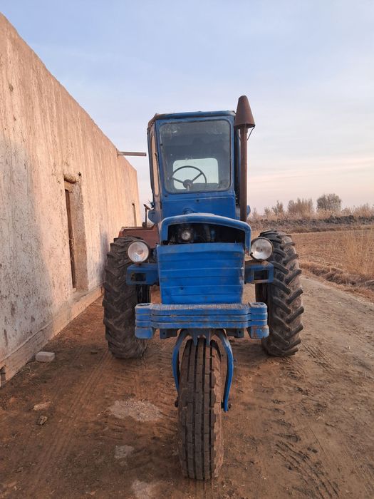 Presbodborshik va traktor