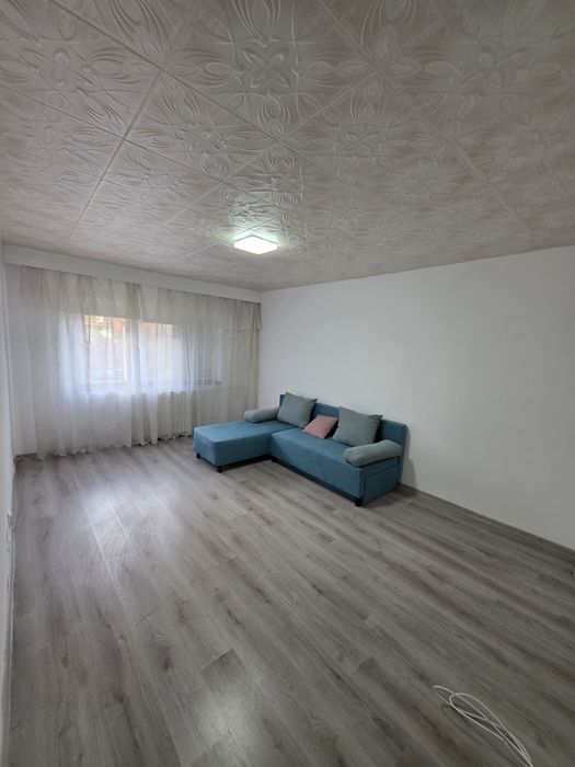 VAND Sau INCHIRIEZ Apartament cu 2 Camere Zona Centrala Langa Peco Mol