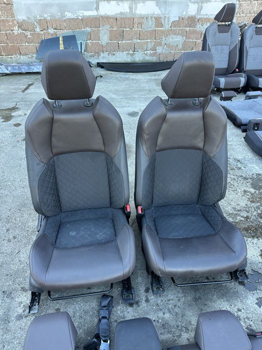 Interior piele / material Toyota CHR