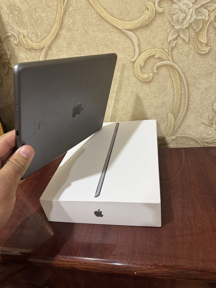 Ipad 9 sotiladi  pamiri 256 talik 10 kunam ishlamagan yangi idyalni