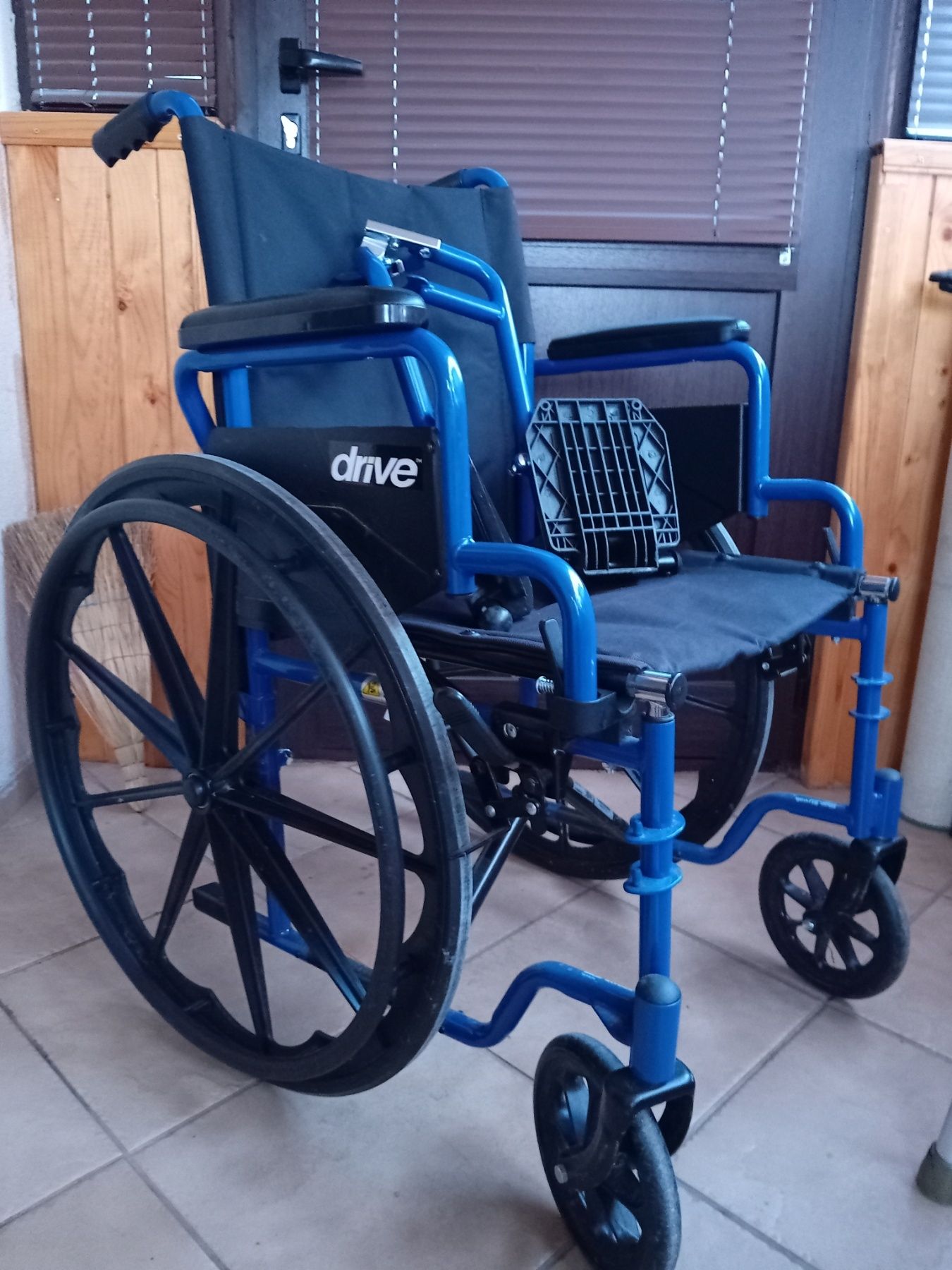 Сгъваема инвалидна количка, втора употреба,  отлично състояние