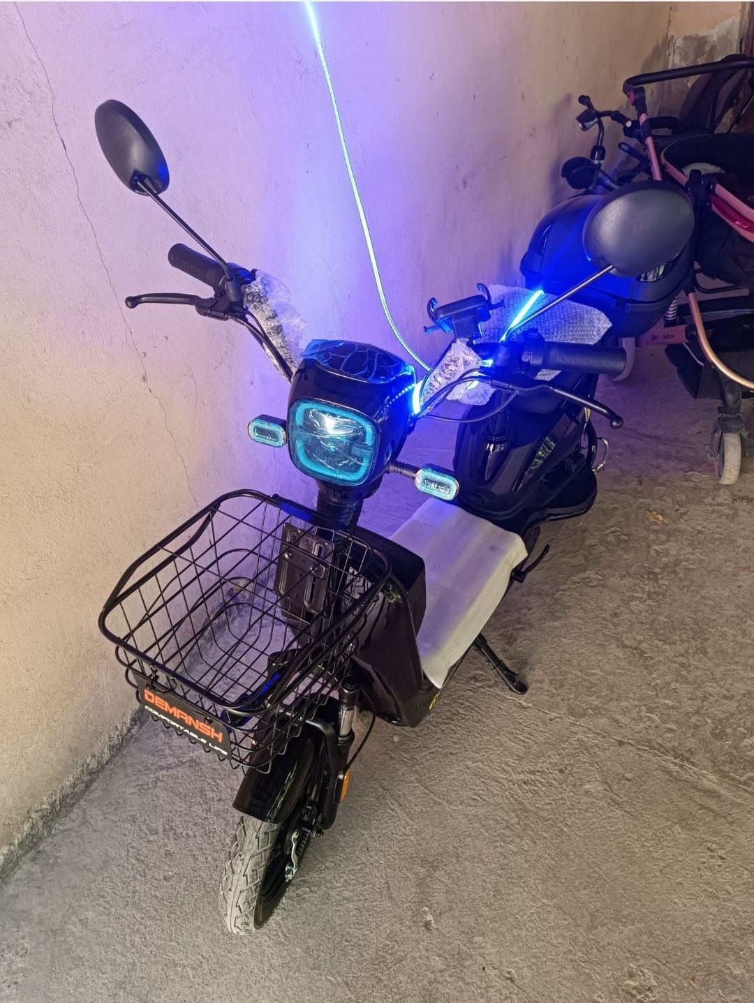 Elektra skuter yangi sotiladi