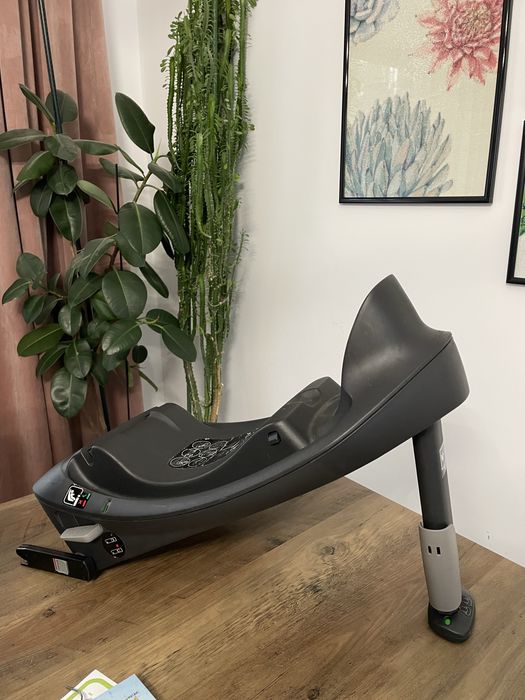 Scoica Cybex Aton S2 iSize + baza isofix Base One in stare foarte buna