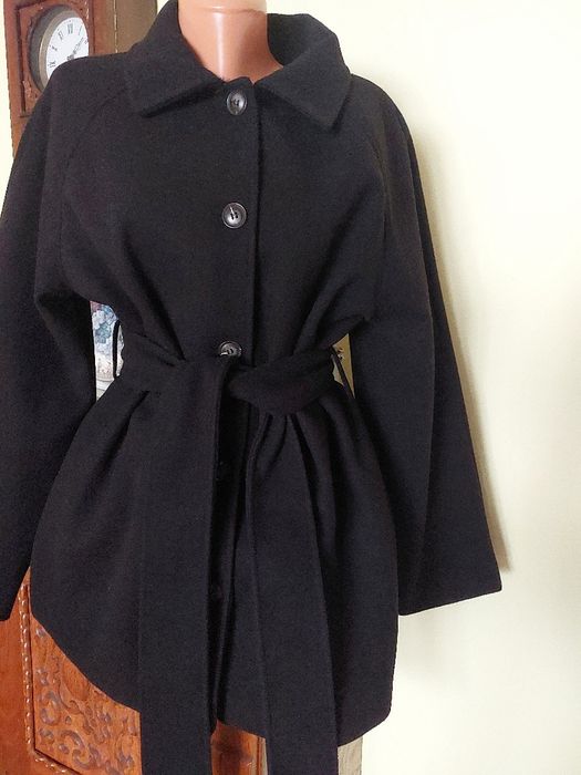 Jacheta noua cu eticheta din stofa neagra de lana plus cadou surpriza