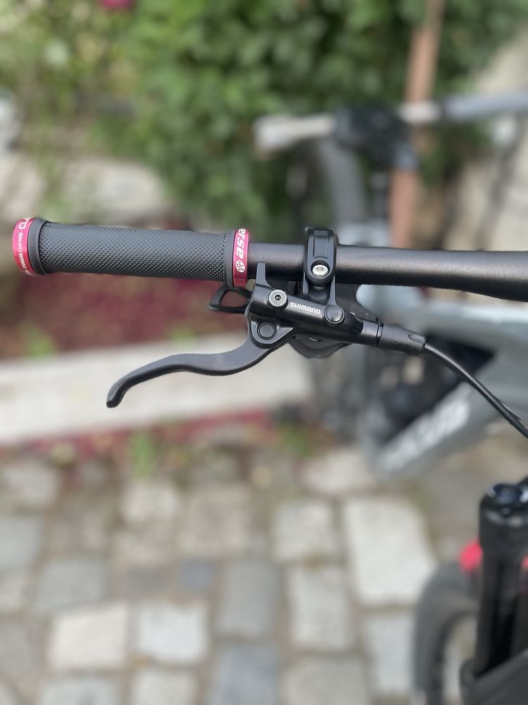 Vând Focus Thron impecabil