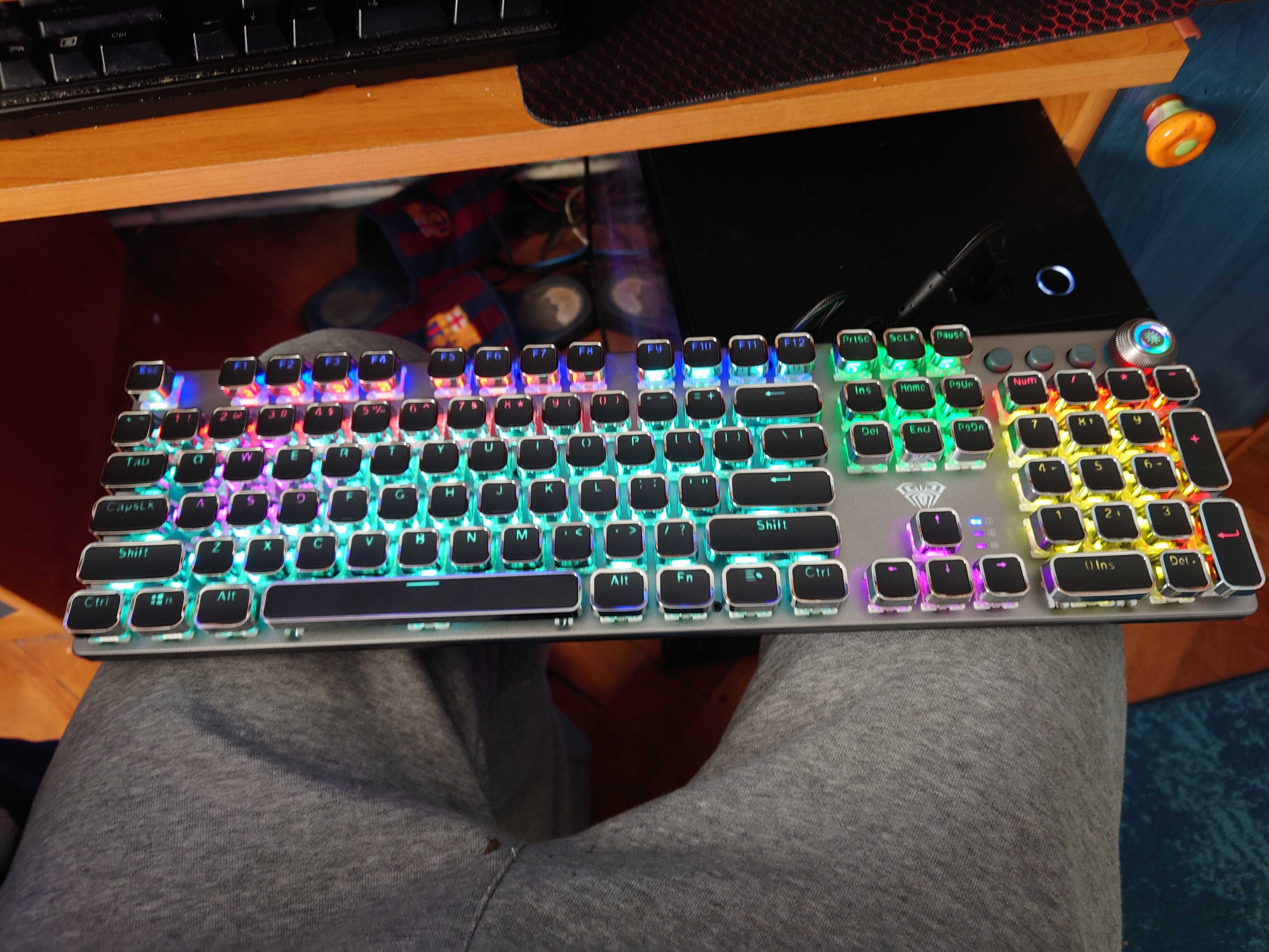 Tastatura mecanica gaming Aula f2058, 22 efecte de lumini LED