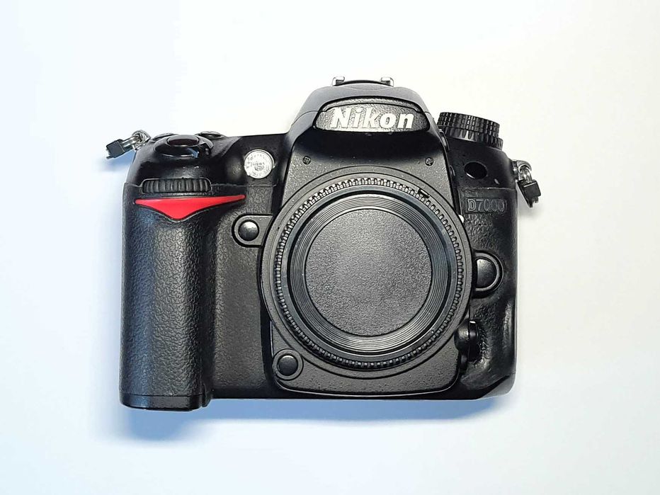 aparate foto DSLR Nikon D7000