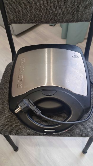 Мультипекарь вафельница Redmond